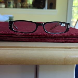 Dog Bone Readers 1.50. NWT